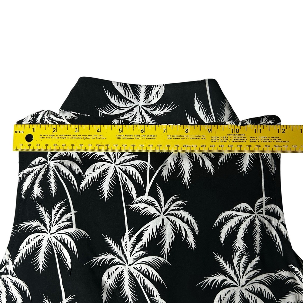 City Boutique Women's Size Medium Sleeveless Button Up Tropical Print Top - Picture 6 of 8
